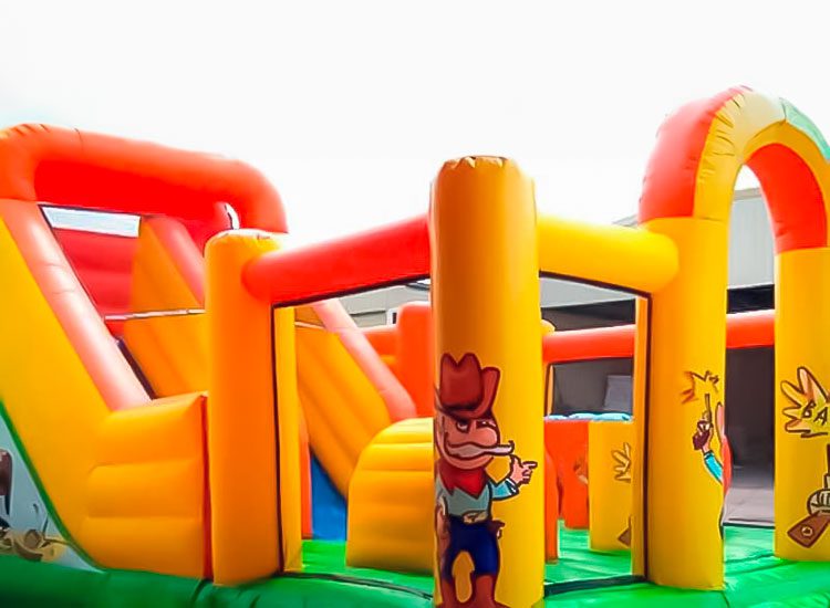 Combo Far West · Jocsair Hinchables Barcelona