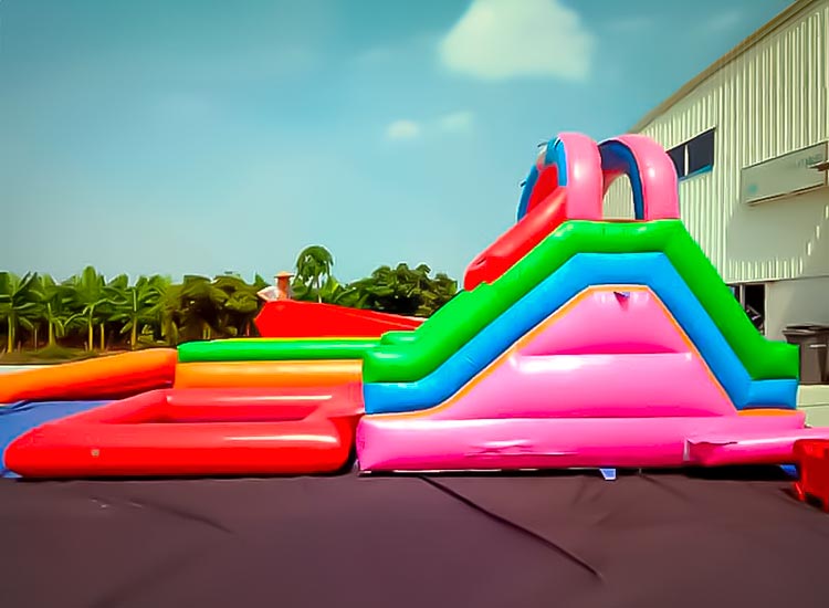 Tobogán Acuático Escalada · Jocsair Hinchables Barcelona