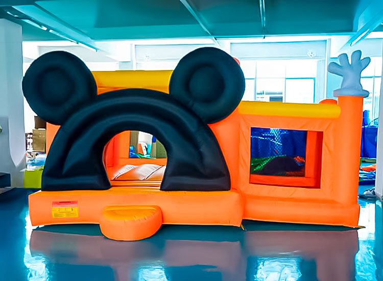 Hinchables Infantiles · Jocsair Hinchables Barcelona