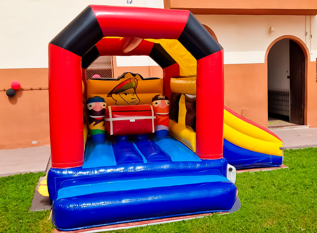 Súper Pirata · Hinchable con Obstáculos · Jocsair Hinchables Barcelona
