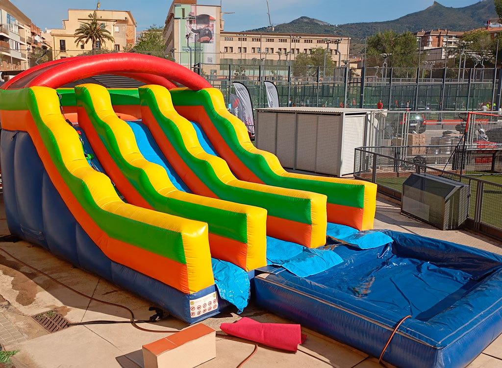 Tobogán con Piscina Acuático · Jocsair Hinchables Barcelona