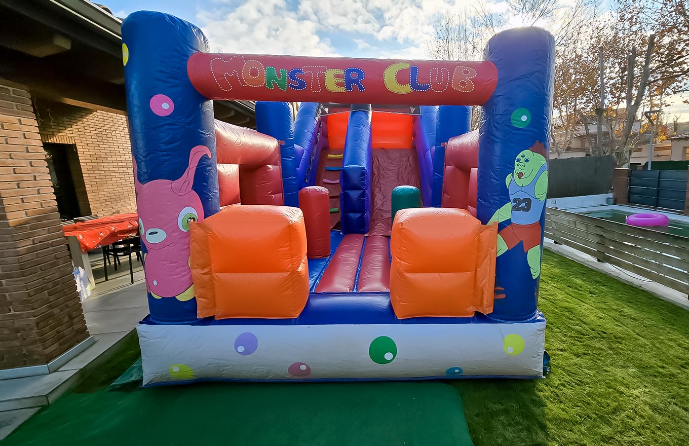 Multitobogan Monster Club · Jocsair Hinchables Barcelona